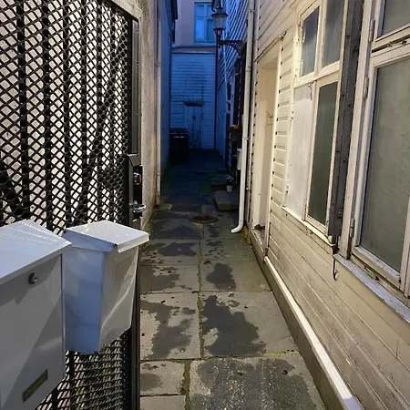 Modern On Bryggen Walking Distance To Everything! דירה *